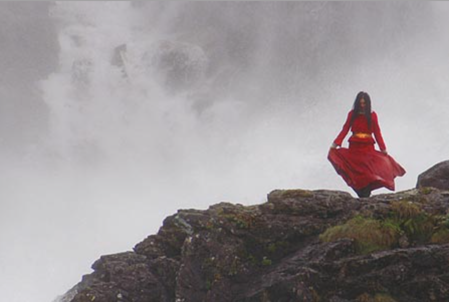 Huldra at Kjossfossen